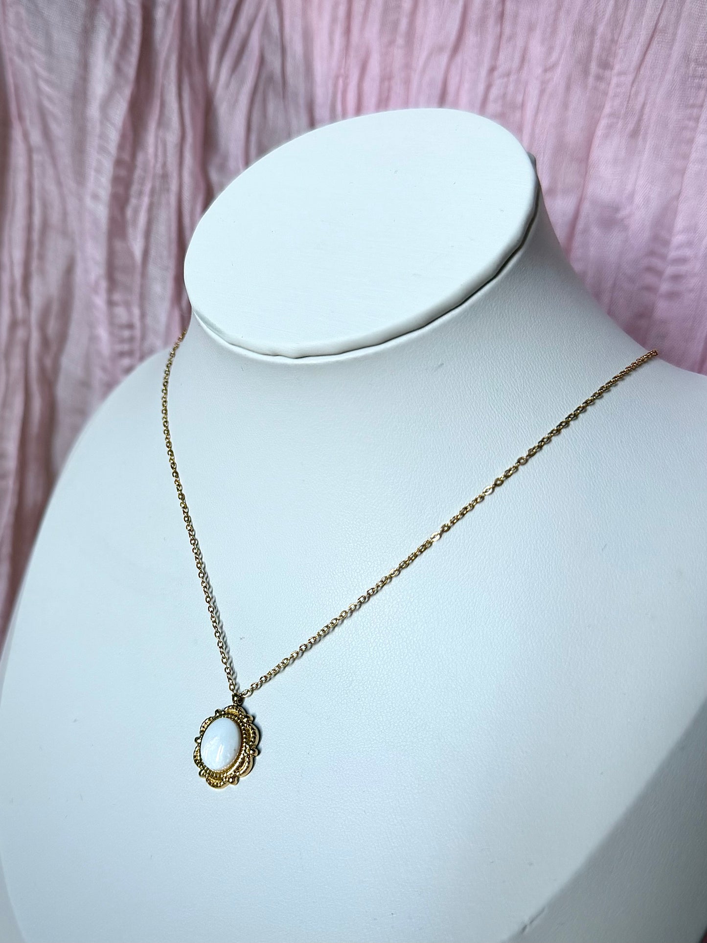 Collier Yvette