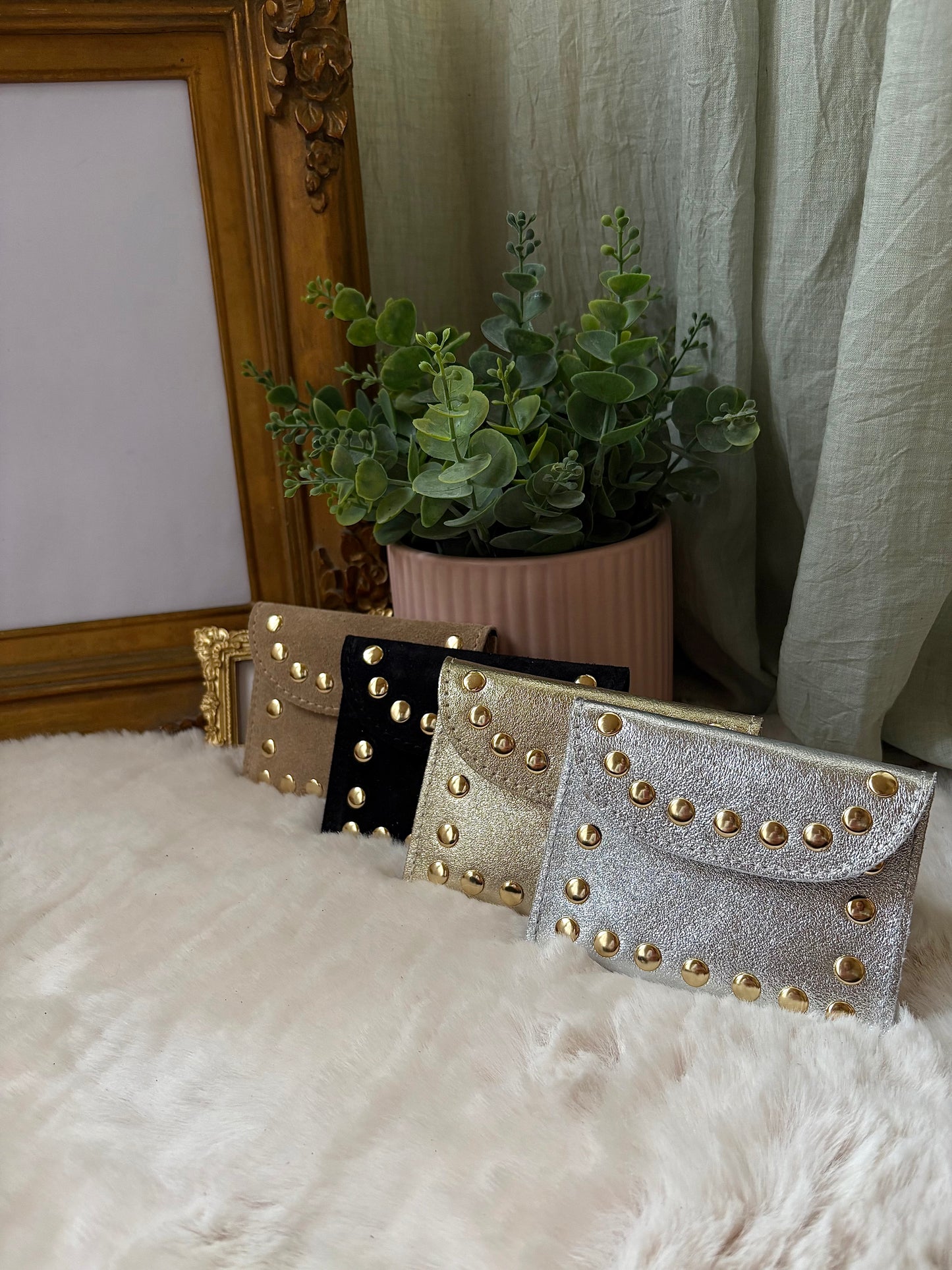 Petite pochette à clous