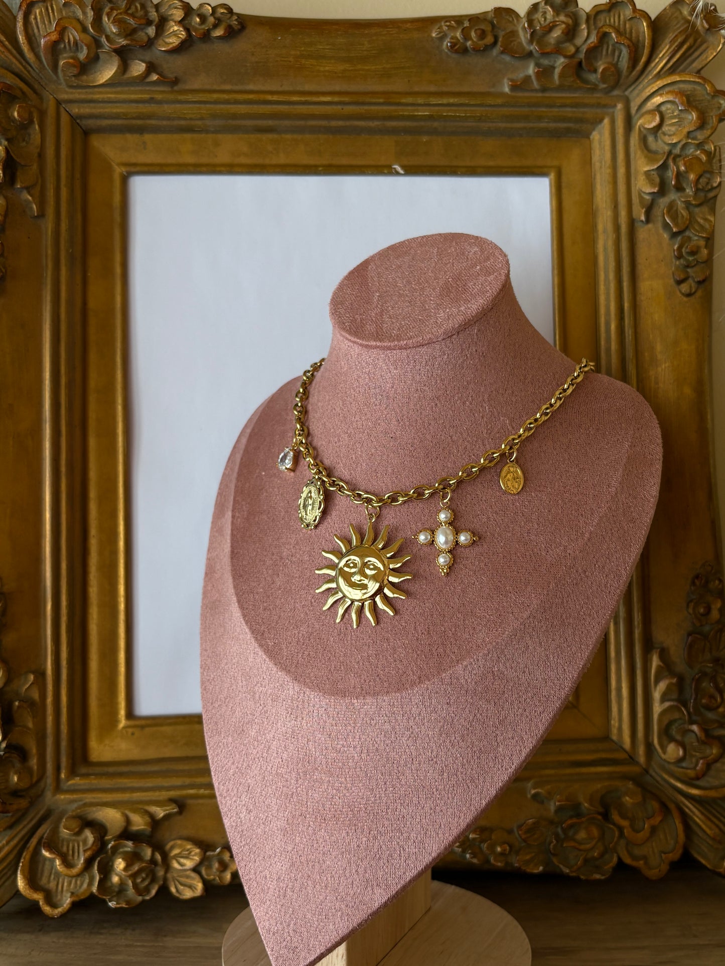 Collier Léon
