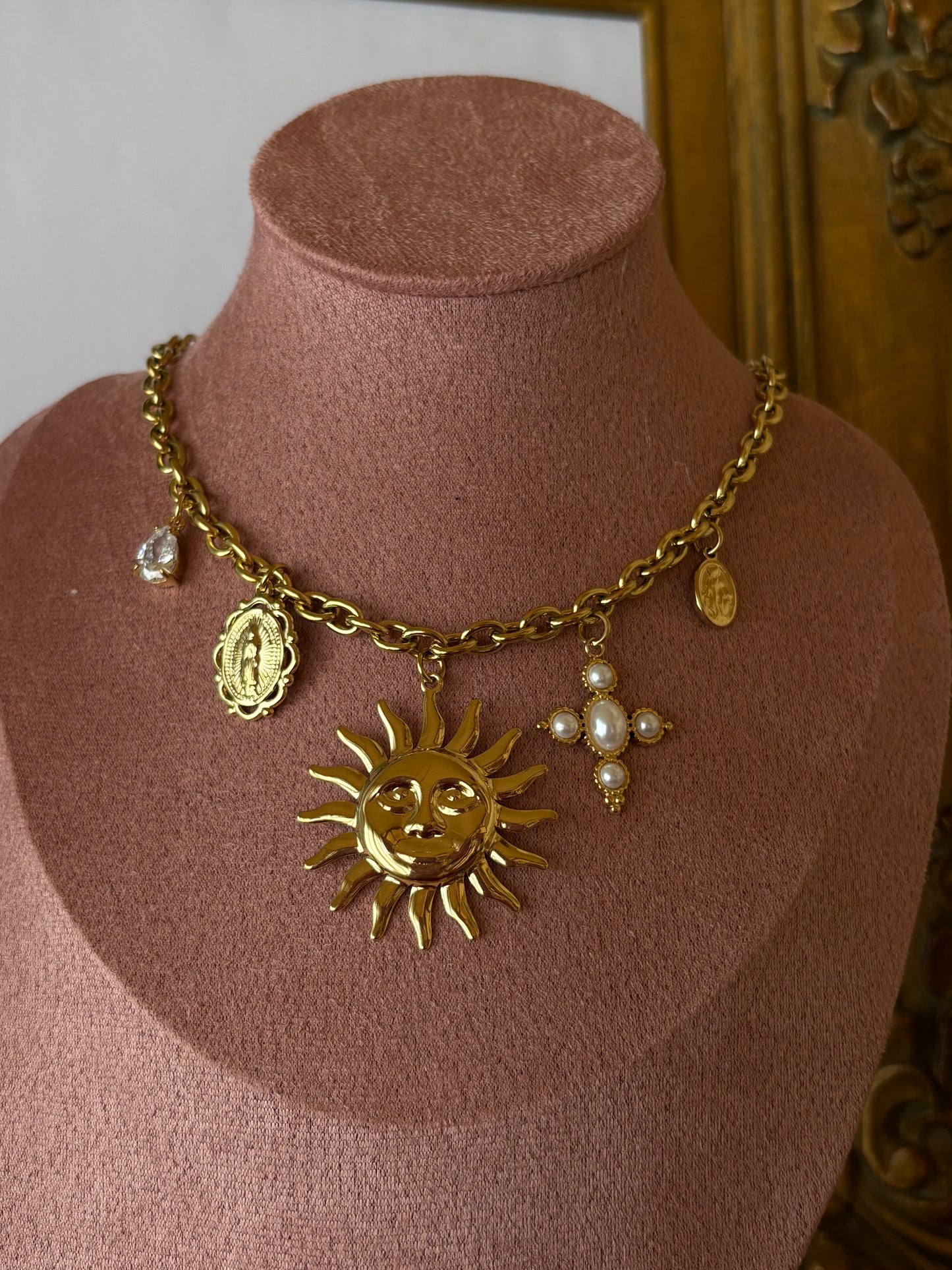 Collier Léon