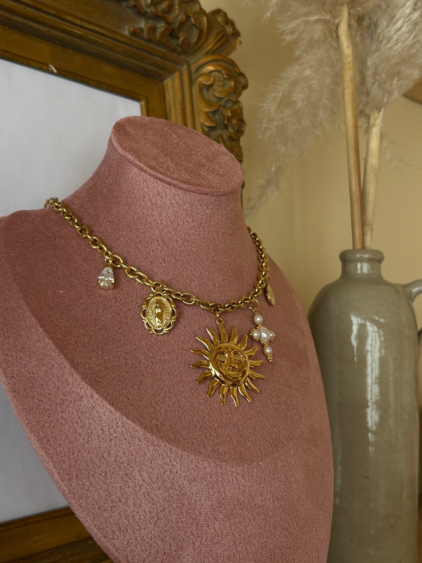 Collier Léon