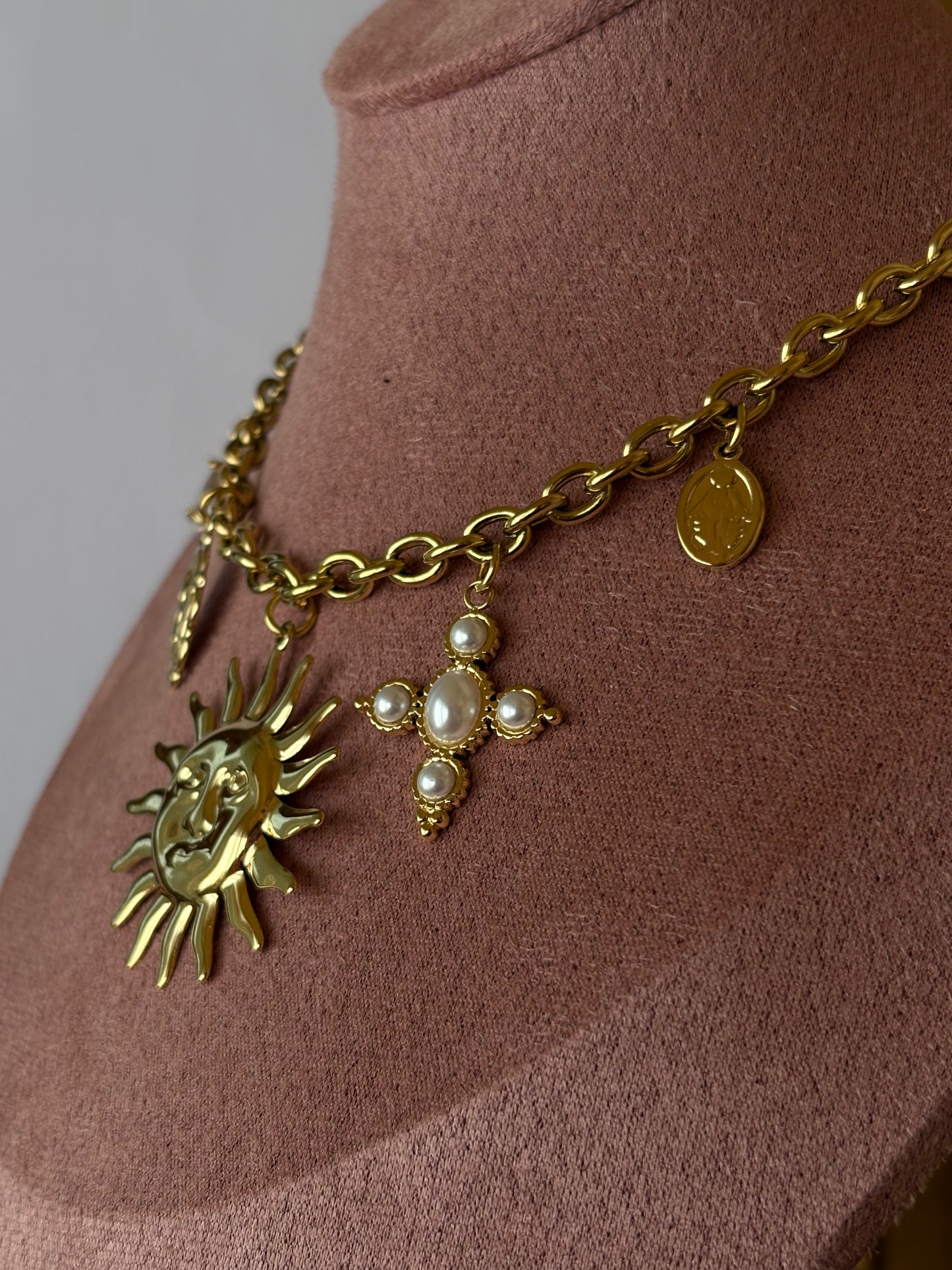 Collier Léon